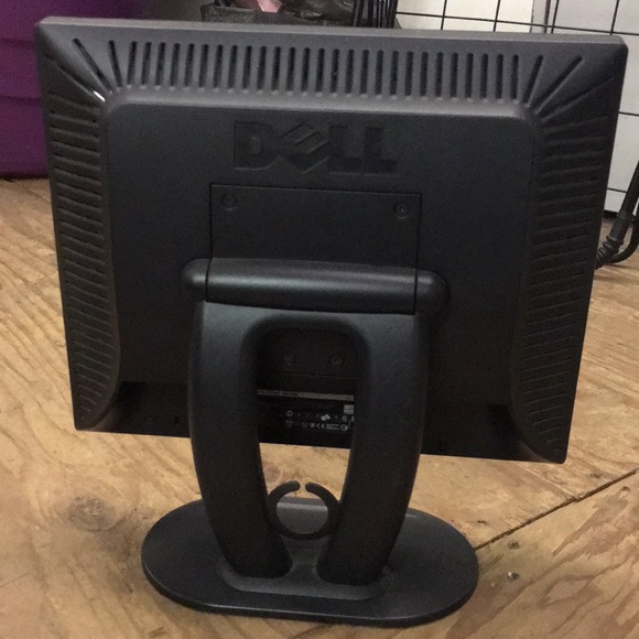 2004 Dell Monitor - Picture 2 of 2